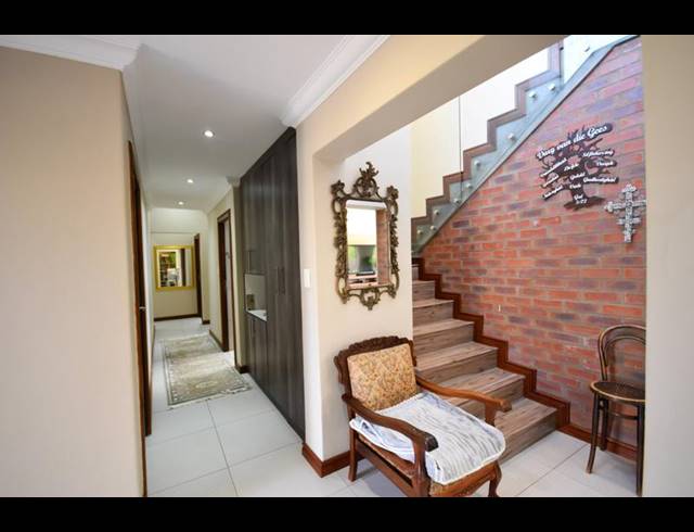 4 BEDROOM HOUSE FOR SALE IN MIDSTREAM ESTATE